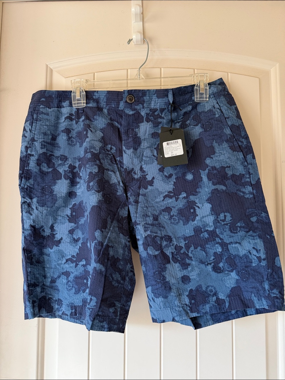 Club Monaco Blue Camo Floral-Print Flat Front Shorts